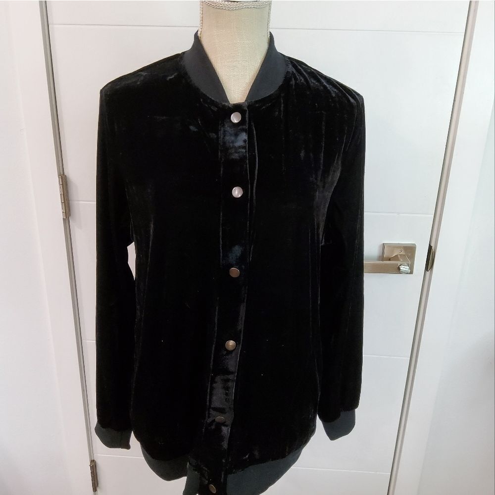 Tudor Court Velour Bomber Size LP